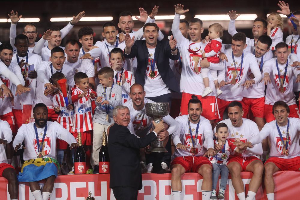 ”Șoc pe Marakana”! Fost jucător în Liga 1, căpitanul de la Steaua Roșie Belgrad este înlocuit cu un român la campioana Serbiei după 6 titluri consecutive_2
