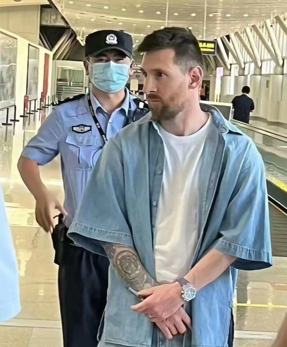 Oprit pe aeroportul din Beijing, Leo Messi a pus întrebarea care a enervat toată China. Cum a scăpat din încurcătură_1