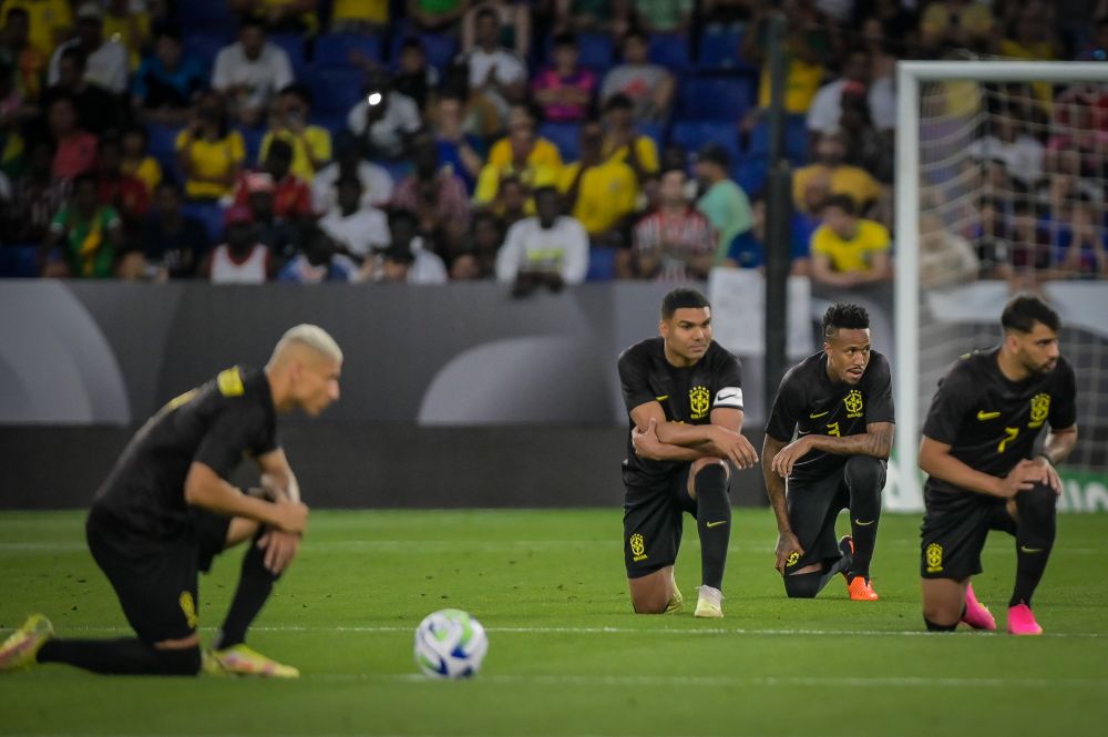 Premieră istorică pentru naționala Braziliei! Jucătorii au îmbrăcat un echipament negru pentru meciul cu Guinea _4