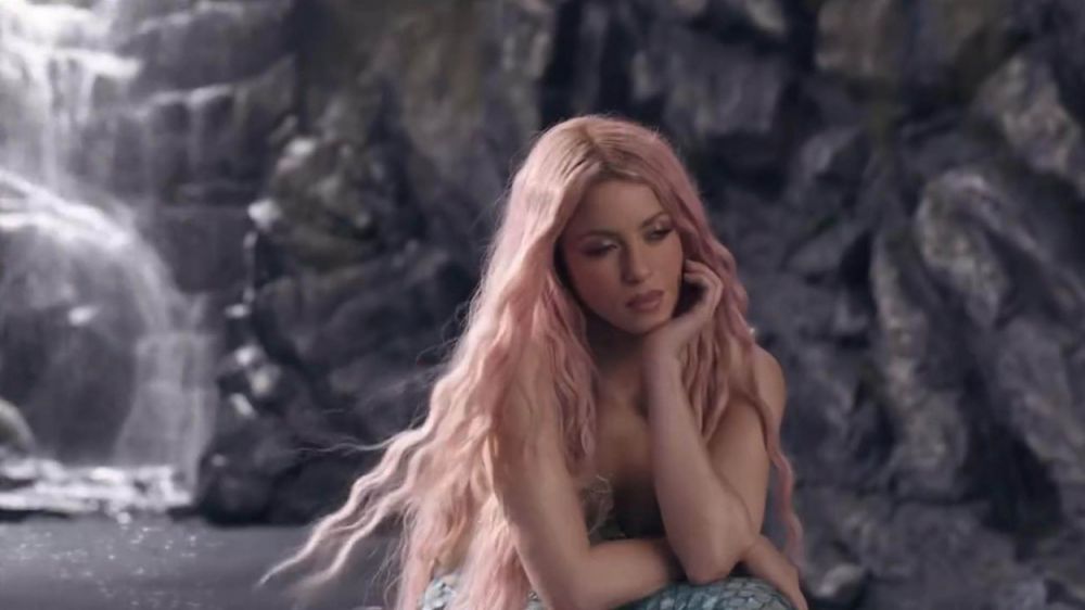 „Lasă telefonul, folosește-ți mâna cu mine!” 'Sirena' Shakira, apariție senzuală în ultimul clip _2