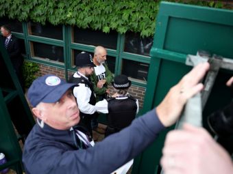 
	Protestatarii au oprit meciul! Ce s-a întâmplat pe terenul 18, la Wimbledon&nbsp;
