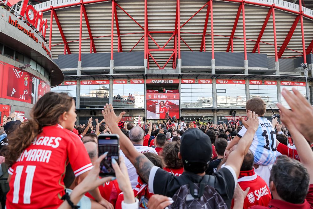 Di Maria a declanșat nebunia! Imagini spectaculoase de la prezentarea campionului mondial la Benfica! Cum a fost întâmpinat de fani _7