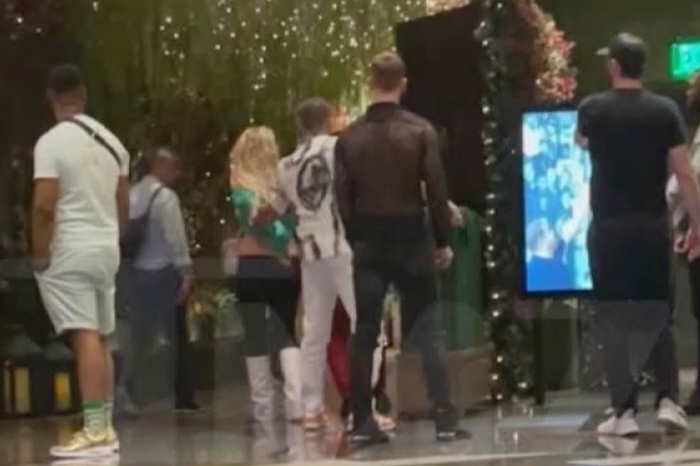 Au apărut imaginile! Momentul în care Britney Spears este lovită de bodyguard-ul baschetbalistului _18