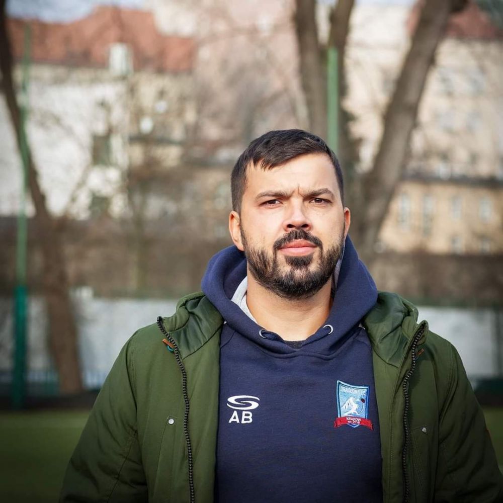 Românul care a emigrat în Polonia și a fondat un club de fotbal multinațional pe care l-a dus în „cupele europene”_10