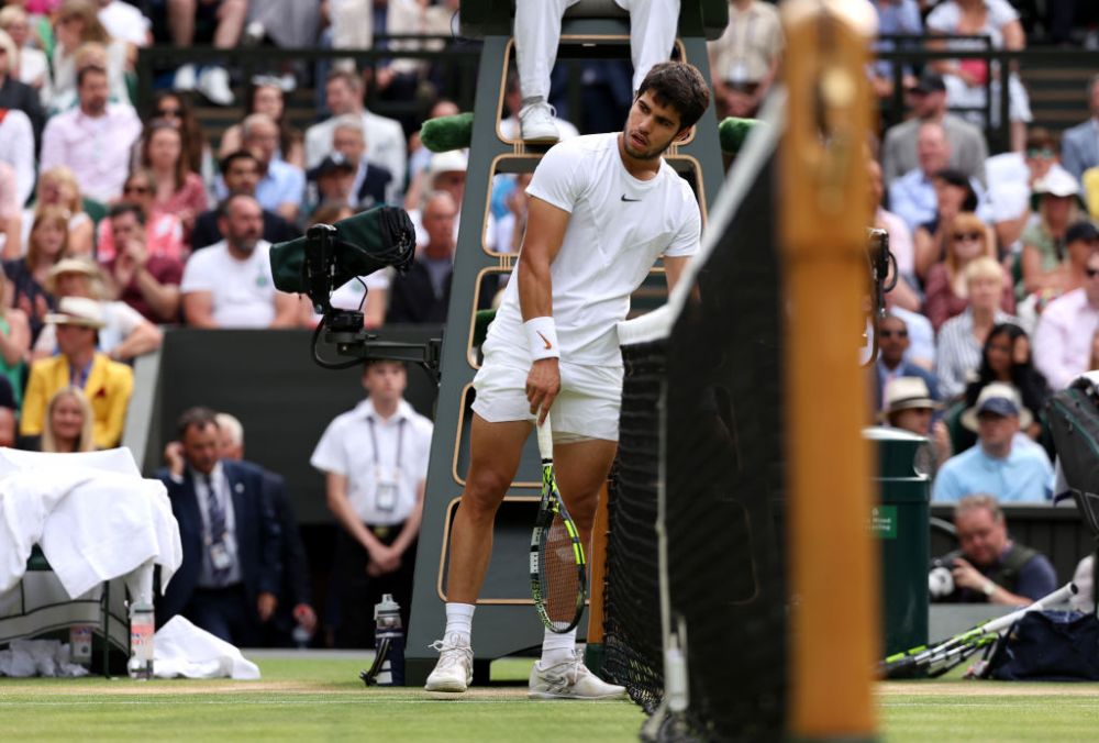 Imaginile tensiunii. Cum au reacționat Djokovic și Alcaraz, când au cedat nervos, în timpul finalei de la Wimbledon_17