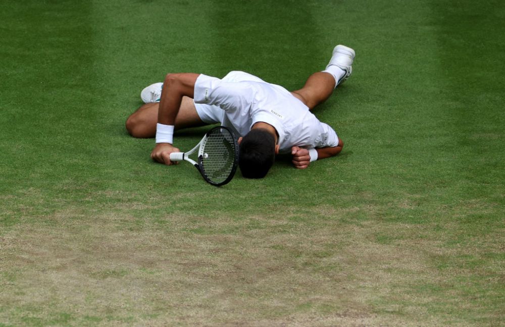 Imaginile tensiunii. Cum au reacționat Djokovic și Alcaraz, când au cedat nervos, în timpul finalei de la Wimbledon_19