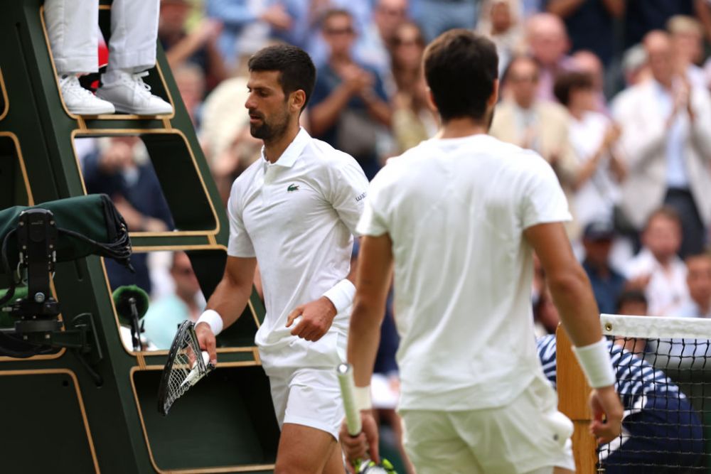 S-a enervat Djokovic! Sârbul a făcut praf o rachetă, în setul decisiv al finalei de la Wimbledon. Publicul l-a huiduit_14