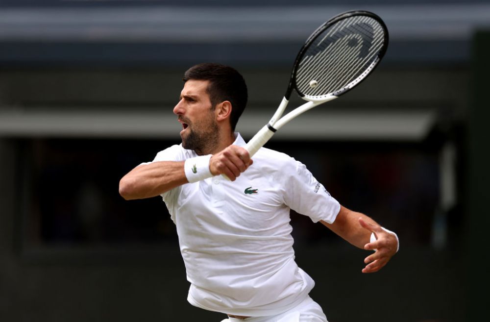 S-a enervat Djokovic! Sârbul a făcut praf o rachetă, în setul decisiv al finalei de la Wimbledon. Publicul l-a huiduit_24