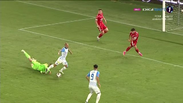 Controversă în Dinamo - Universitatea Craiova! "Câinii" au reclamat un fault înaintea penalty-ul scos de Mitriță_8