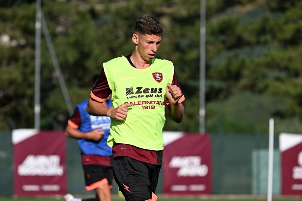 Andres Sfait, românul de 18 ani din Serie A, MVP în primul meci jucat de Salernitana în această vară: ”Tu poți să faci magie!”_16
