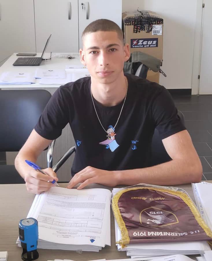 Andres Sfait, românul de 18 ani din Serie A, MVP în primul meci jucat de Salernitana în această vară: ”Tu poți să faci magie!”_20