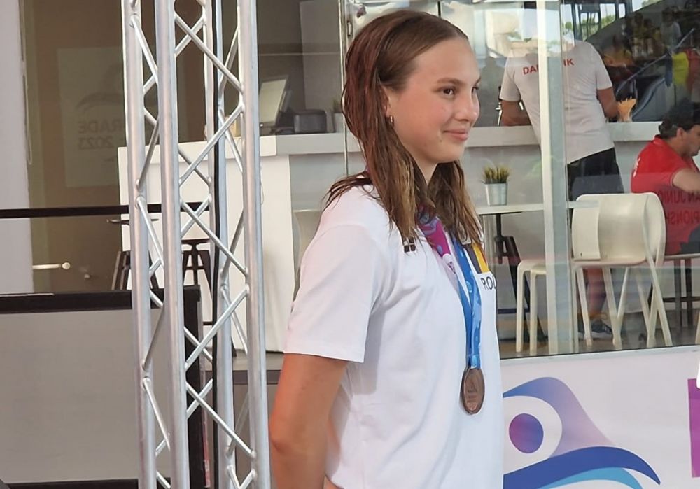 Dacă nu e David Popovici, e Daria Silișteanu! Aur și record pentru înotătoarea de doar 14 ani de la Dinamo_1