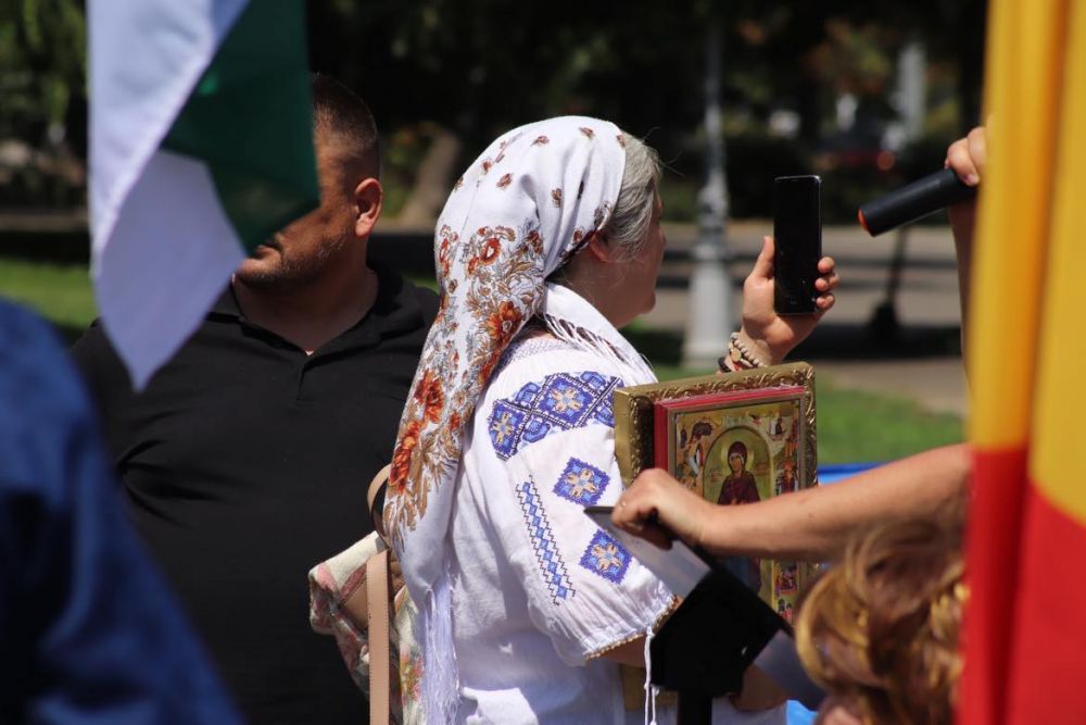 Sorana Cîrstea, „prezentă” la „Marșul pentru normalitate” din București_6