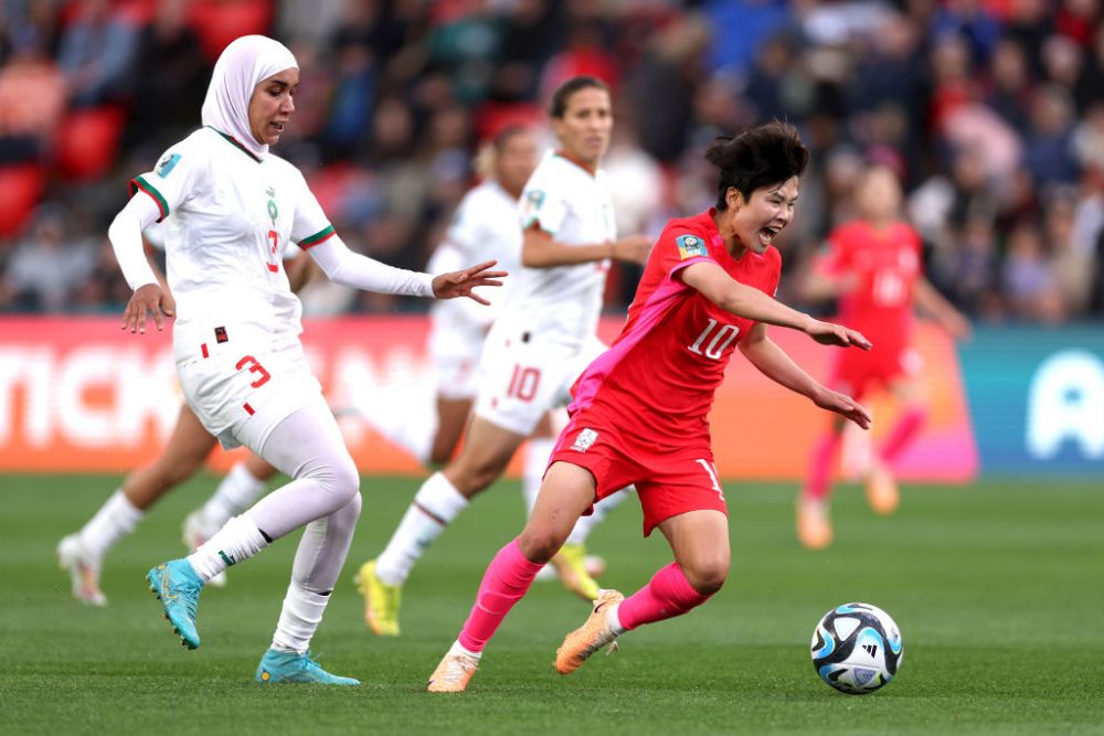 Premieră la Cupa Mondială: Nouhaila Benzina a jucat cu vălul islamic_13