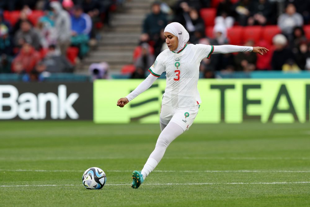 Premieră la Cupa Mondială: Nouhaila Benzina a jucat cu vălul islamic_4
