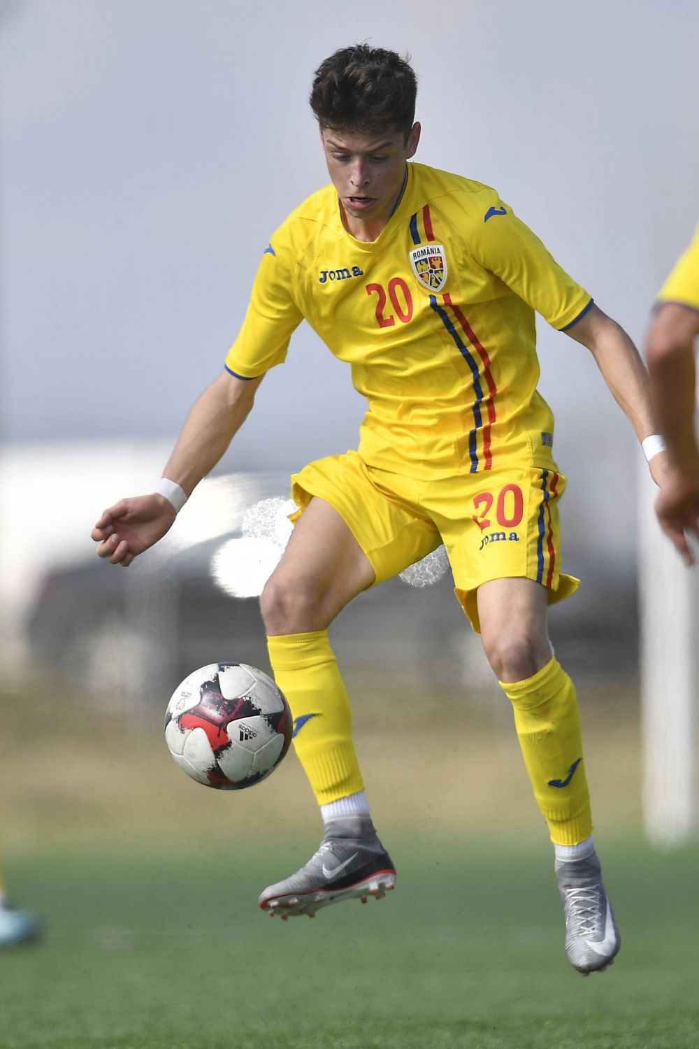 Unde s-a transferat fotbalistul român de națională care a jucat trei sezoane la Borussia Dortmund_2