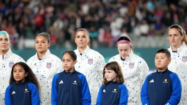 
	Controversă fără precedent la Mondialul feminin de fotbal. Americancele au refuzat să cânte imnul, iar reacțiile nu au întârziat să apară
