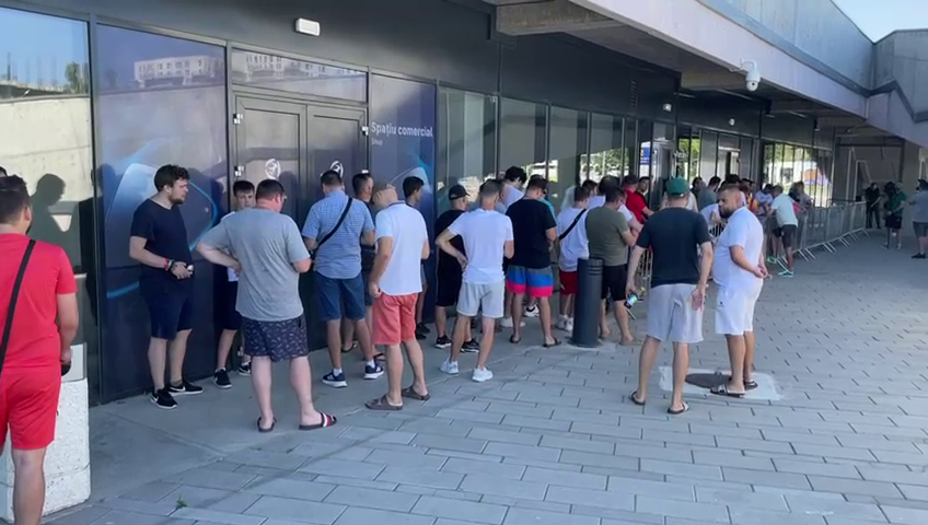 Bătaie pe ultimele bilete la FCSB - CFR Cluj! Fanii s-au strâns sâmbătă dimineață în fața stadionului din Ghencea_40