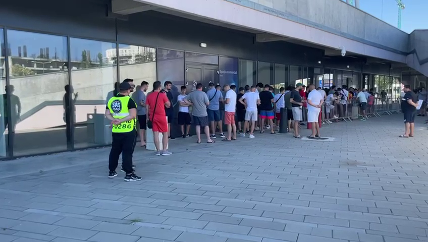 Bătaie pe ultimele bilete la FCSB - CFR Cluj! Fanii s-au strâns sâmbătă dimineață în fața stadionului din Ghencea_6
