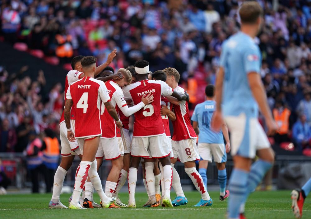 Manchester City verga Arsenal no 'jogo do título' e já esfrega as mãos
