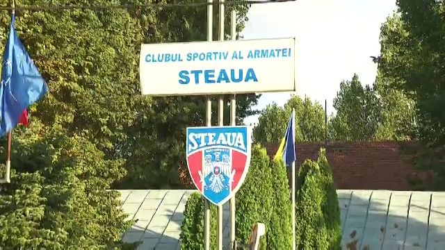 Ce au scandat suporterii FCSB în momentul în care au ajuns la sediul CSA Steaua_9