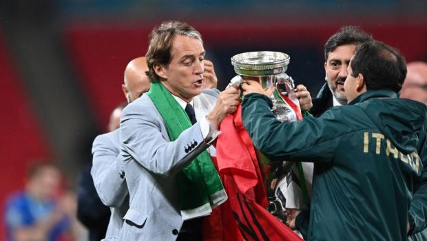 
	Surpriză de proporții: cu cine semnează Roberto Mancini după ce a demisionat de la naționala Italiei

