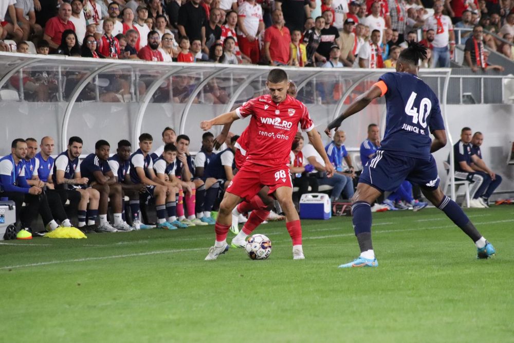 Dinamo - FC Botoşani 1-0 | O Țîră de noroc și Politic aduc prima victorie „câinilor” în acest sezon!_4