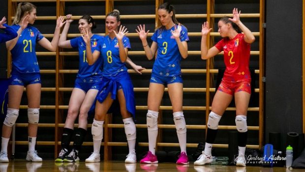 
	Naționala României debutează spectaculos azi în meciul de deschidere de la Campionatul European cu Italia, în aer liber! Sold-out pe Arena di Verona
