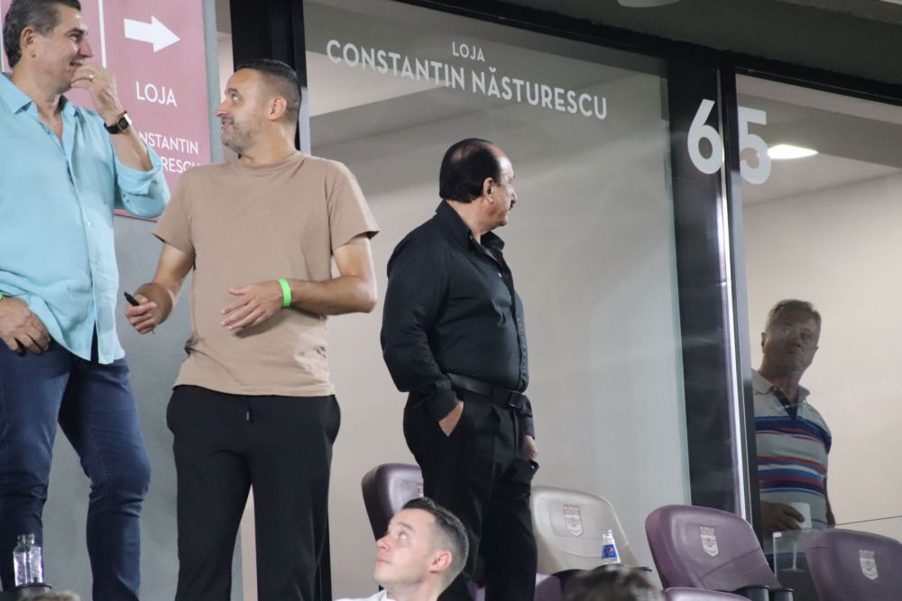 Mircea Lucescu, atracția meciului Rapid - Petrolul. Antrenorul a fost întâmpinat de Șucu, "Masonu' ", "Corsicanu' " și Geoană_1