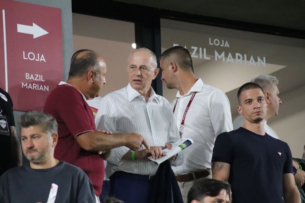 Mircea Lucescu, atracția meciului Rapid - Petrolul. Antrenorul a fost întâmpinat de Șucu, "Masonu' ", "Corsicanu' " și Geoană_11