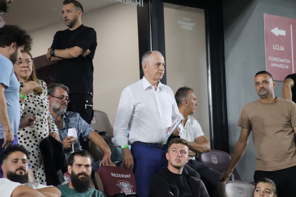 Mircea Lucescu, atracția meciului Rapid - Petrolul. Antrenorul a fost întâmpinat de Șucu, "Masonu' ", "Corsicanu' " și Geoană_16