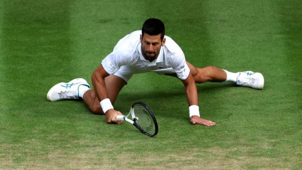 
	E clar, nu e om! Cu ce s-a premiat Djokovic după finala de 5 ore și 53 de minute cu Nadal, de la Australian Open 2012
