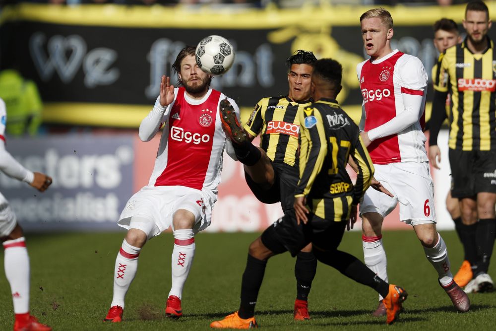 Tunul din Navarone! Florin Bratu l-a transferat pe internaționalul olandez care l-a ridiculizat pe Andre Onana într-un Vitesse Arnhem - Ajax Amsterdam_2