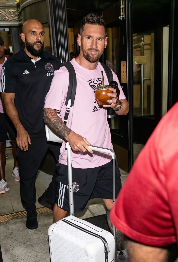 A ajuns la fel de celebru precum Lionel Messi! Secvențe virale cu bodyguard-ul personal al argentinianului, din timpul meciurilor_5