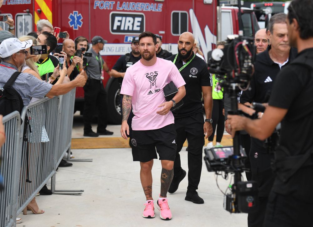 A ajuns la fel de celebru precum Lionel Messi! Secvențe virale cu bodyguard-ul personal al argentinianului, din timpul meciurilor_8