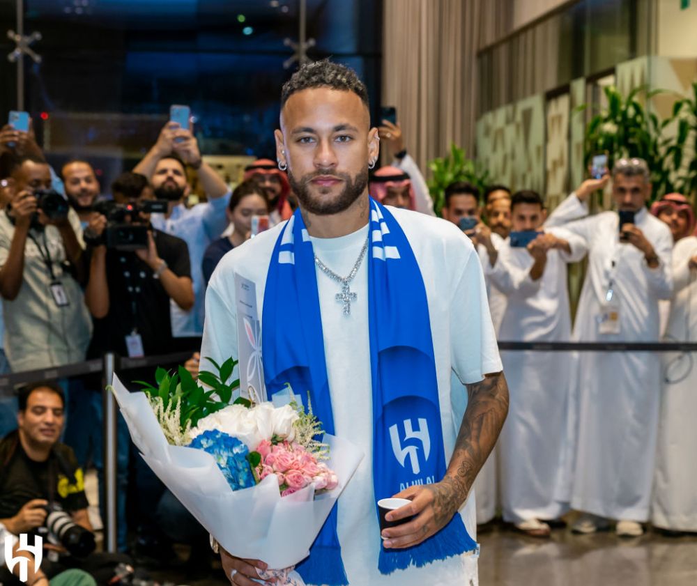 UPDATE Neymar i-a luat fața lui Ronaldo! Prezentare istorică pentru brazilian la Al Hilal: cerul a fost luminat cu chipul său_3