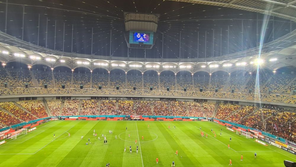 Foto  Cum arată tribunele la meciul FCSB - Hermannstadt! Bate vântul pe  Arena Națională. Și la propriu, și la figurat