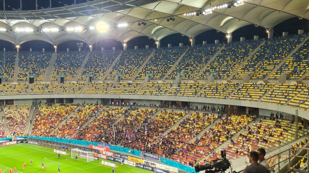 Bate vântul pe Arena Națională! FCSB, cu tribunele mai mult goale la meciul cu Poli Iași_3