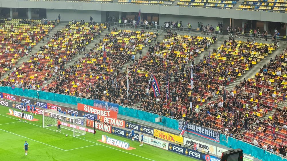 Foto  Cum arată tribunele la meciul FCSB - Hermannstadt! Bate vântul pe  Arena Națională. Și la propriu, și la figurat