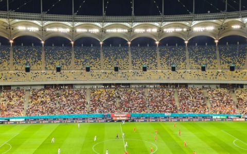 Foto  Cum arată tribunele la meciul FCSB - Hermannstadt! Bate vântul pe  Arena Națională. Și la propriu, și la figurat