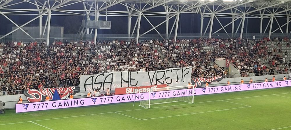 Protestul galeriilor în startul meciului Dinamo - Petrolul. Motivul și mesajele afișate pe arena Arcul de Triumf_2