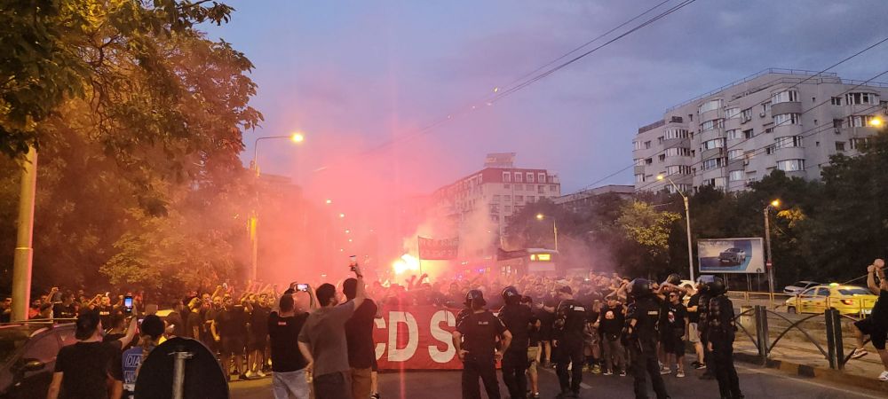 Scandal înainte de derby! Fanii lui Dinamo au plecat de la stadion înainte de start _2