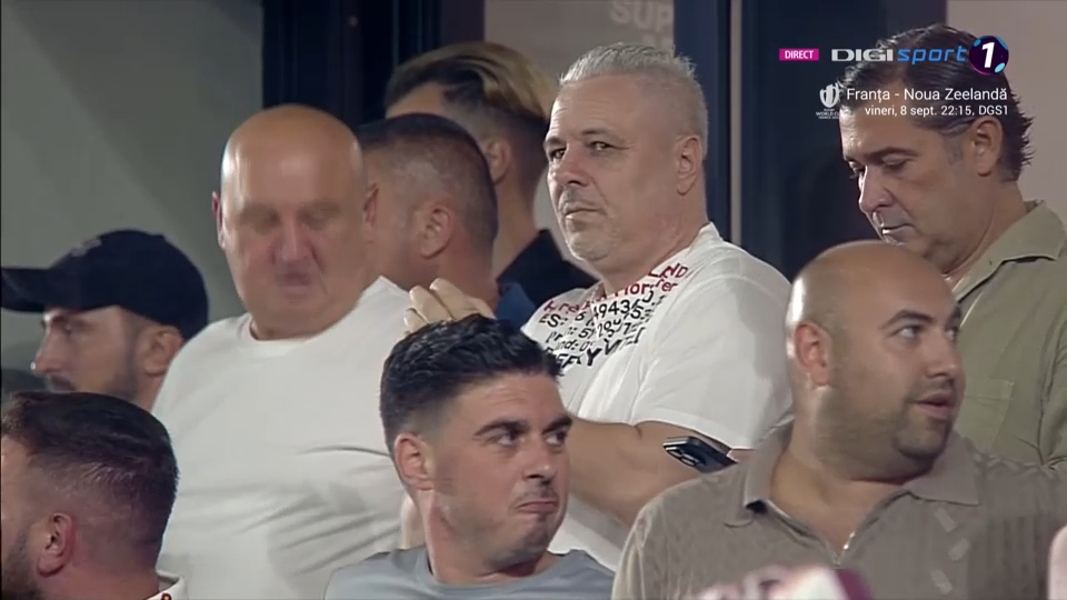 Marius Șumudică, în tribune la Rapid - Dinamo. Cum a fost filmat tehnicianul în timpul intonării imnului giuleștenilor_1