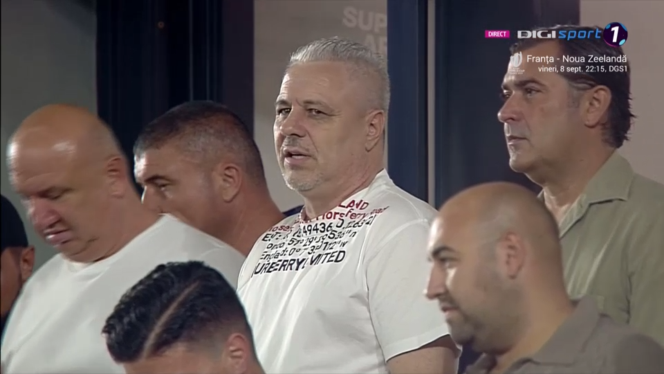 Marius Șumudică, în tribune la Rapid - Dinamo. Cum a fost filmat tehnicianul în timpul intonării imnului giuleștenilor_6