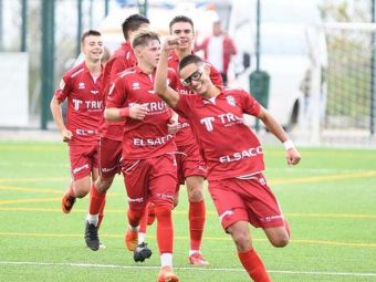 
	Puștiul român care a debutat sezonul trecut în Superligă la doar 16 ani a semnat în ultima zi din mercato cu Lazio și va juca în UEFA Youth League!
