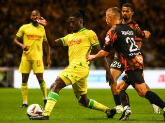 
	Momente incredibile în FC Nantes - Olympique Marseille: un suporter a intrat în joc în &#39;90+4 și a participat la atacul favoriților!
