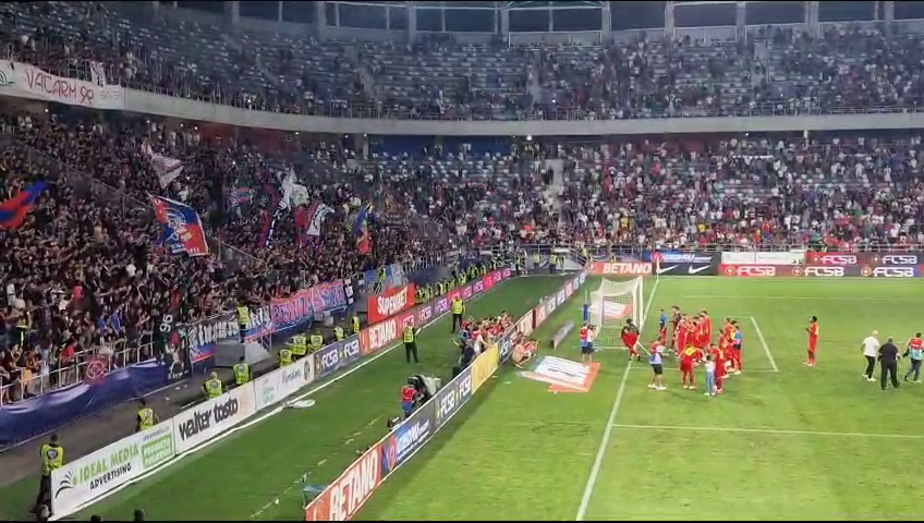 Bucurie fără margini, după victoria din Ghencea! Jucătorii FCSB s-au bucurat alături de fani la finalul partidei_1