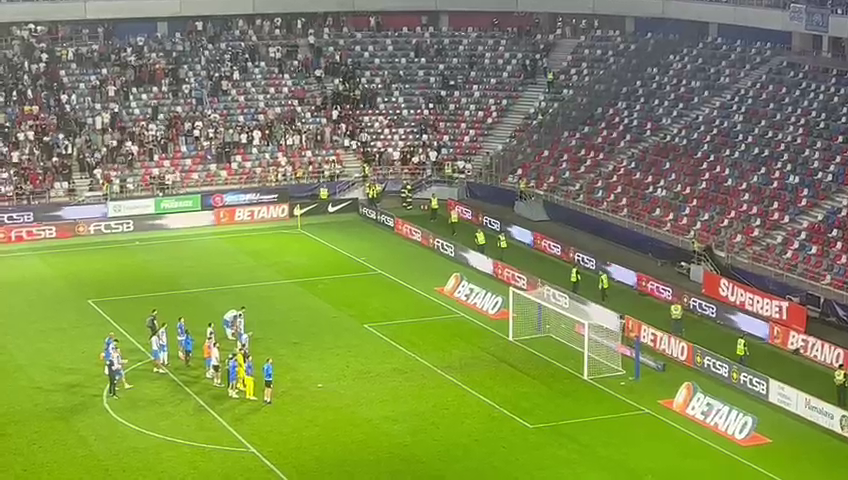 Jucătorii Universității Craiova, cu capul plecat după 0-3 în Ghencea_11