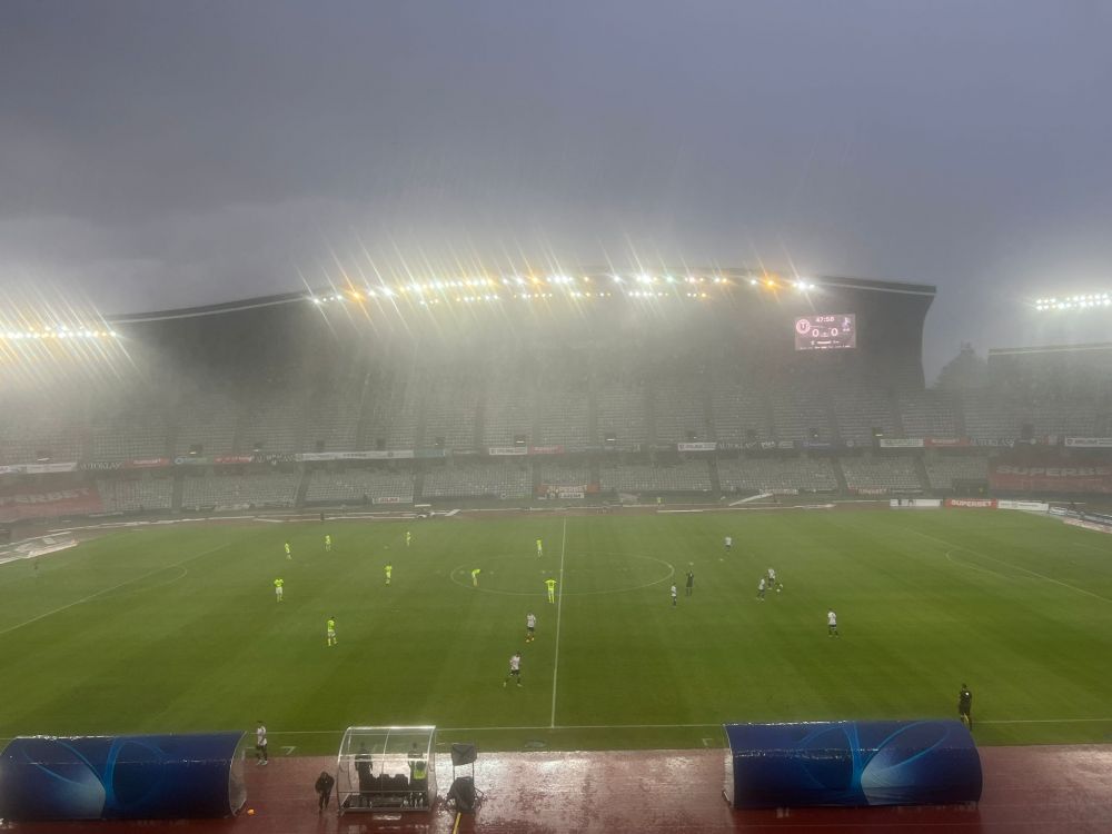 S-a rupt cerul la Cluj! Condiții atmosferice extreme la meciul dintre "U" și Poli Iași _1
