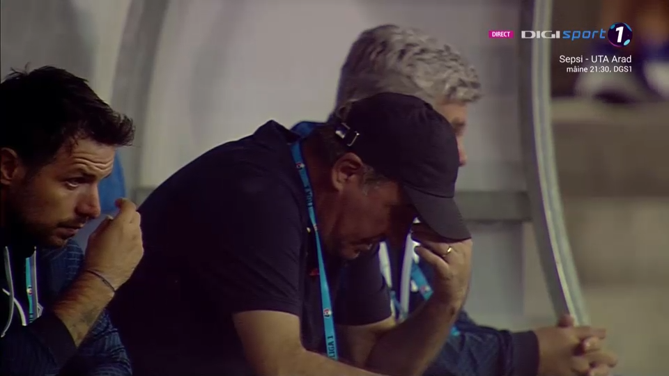 Imaginile neputinței! Cum a fost surprins Gică Hagi după golul al doilea marcat de FCU Craiova, pe final de repriză_2